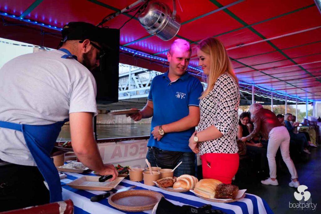 Catering na imprezie na statku
