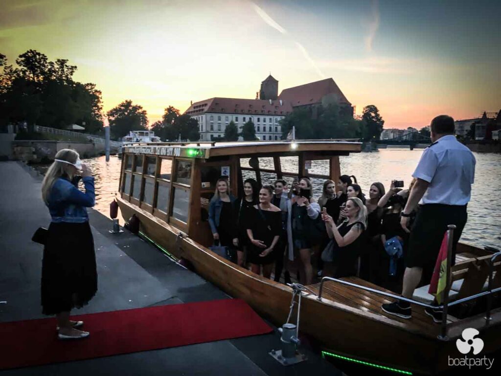 Wieczór Panieński na Imprezowym Statku